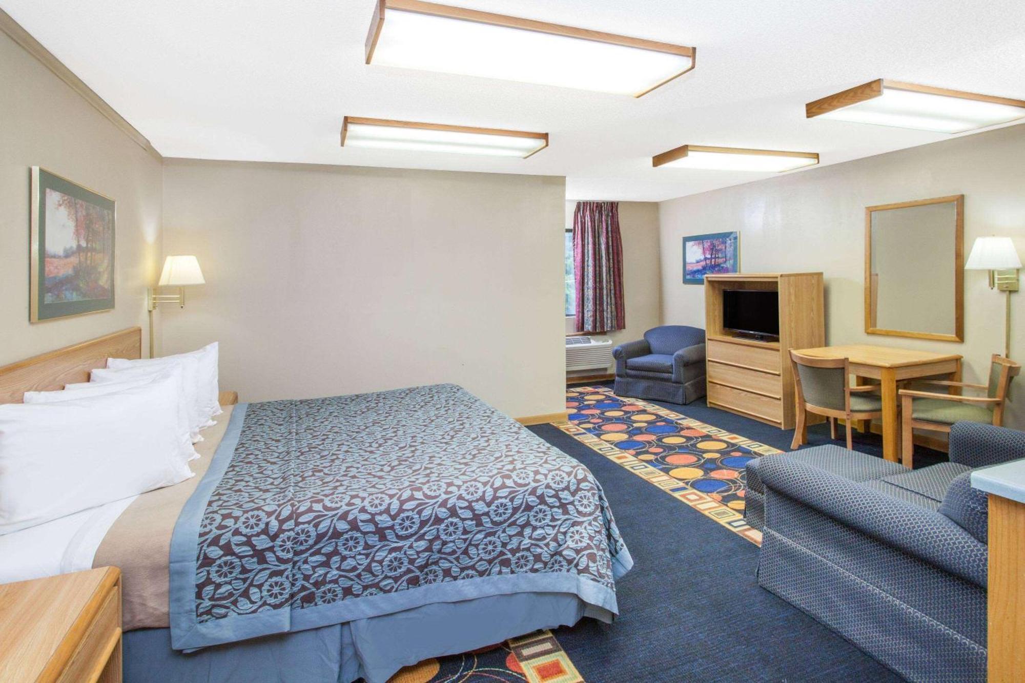 Days Inn By Wyndham Farmer City Экстерьер фото
