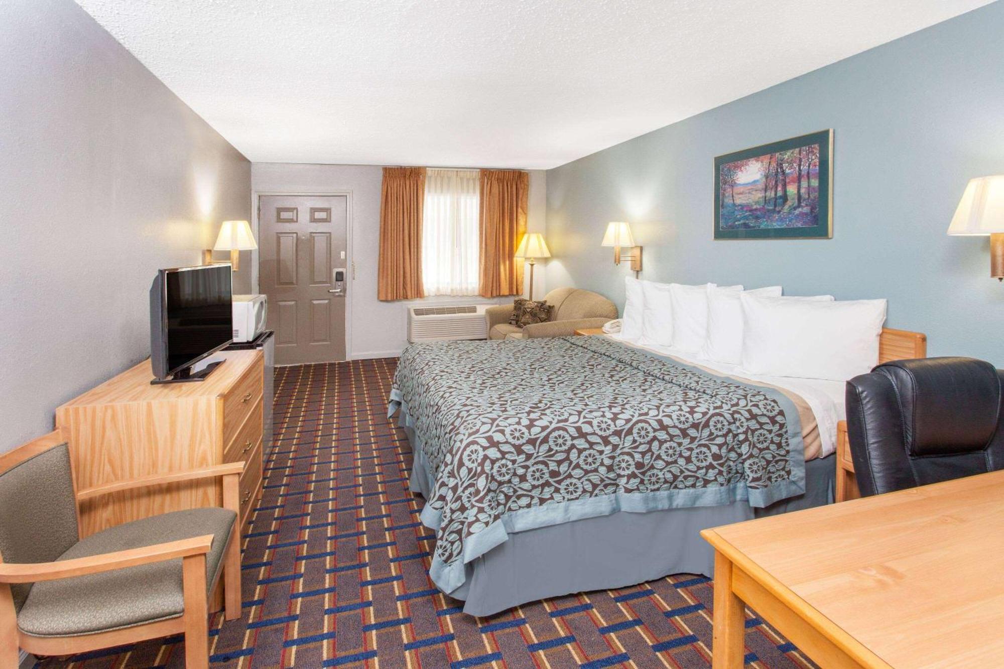 Days Inn By Wyndham Farmer City Экстерьер фото